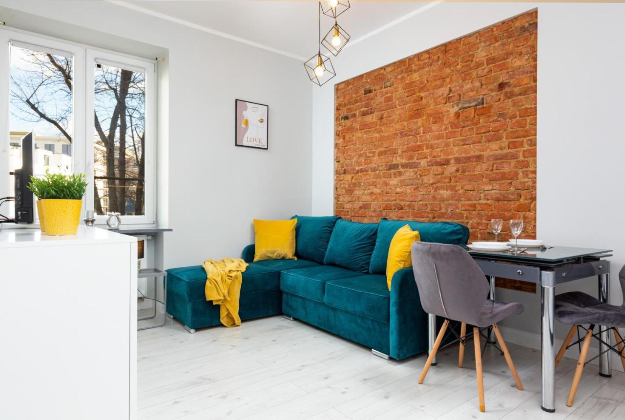 Stylish & Modern Praga By Renters Warszawa