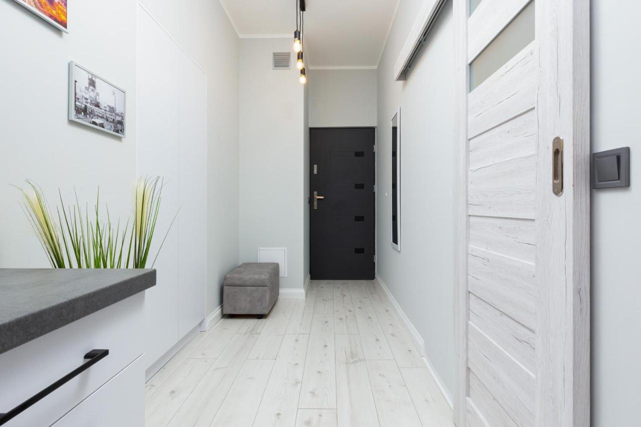 Stylish & Modern Praga By Renters Warszawa