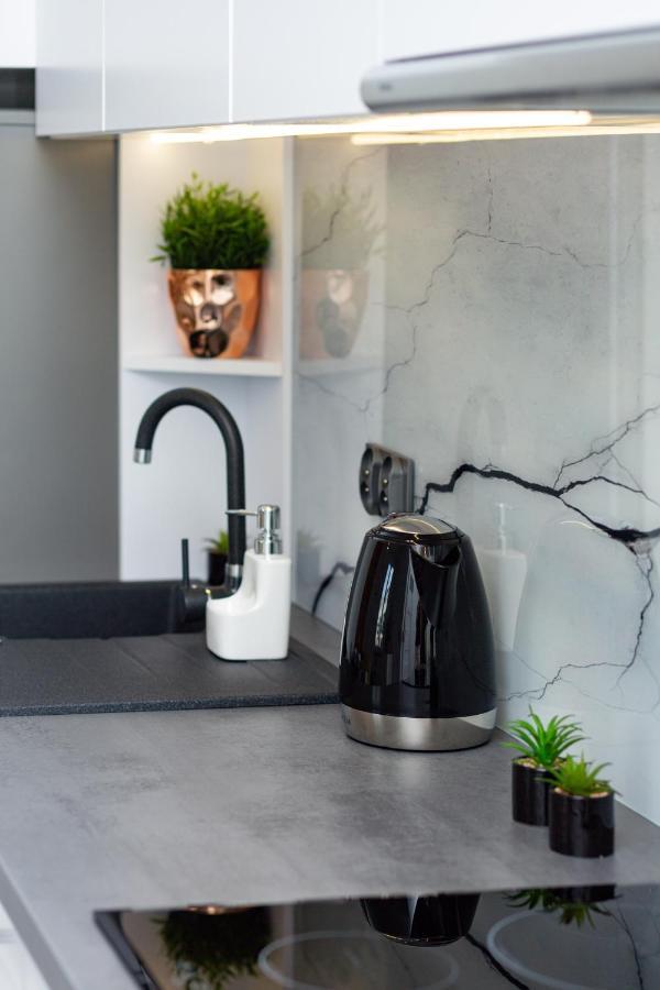 Stylish & Modern Praga By Renters Warszawa