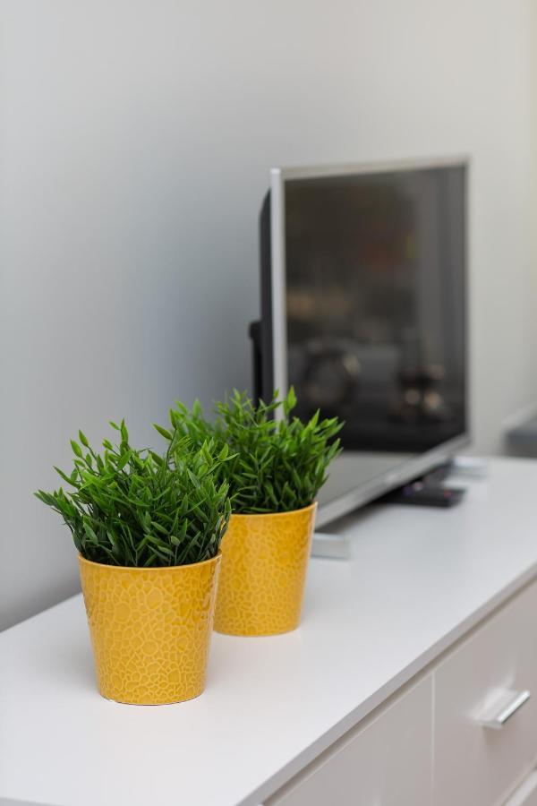 Stylish & Modern Praga By Renters Lägenhet *